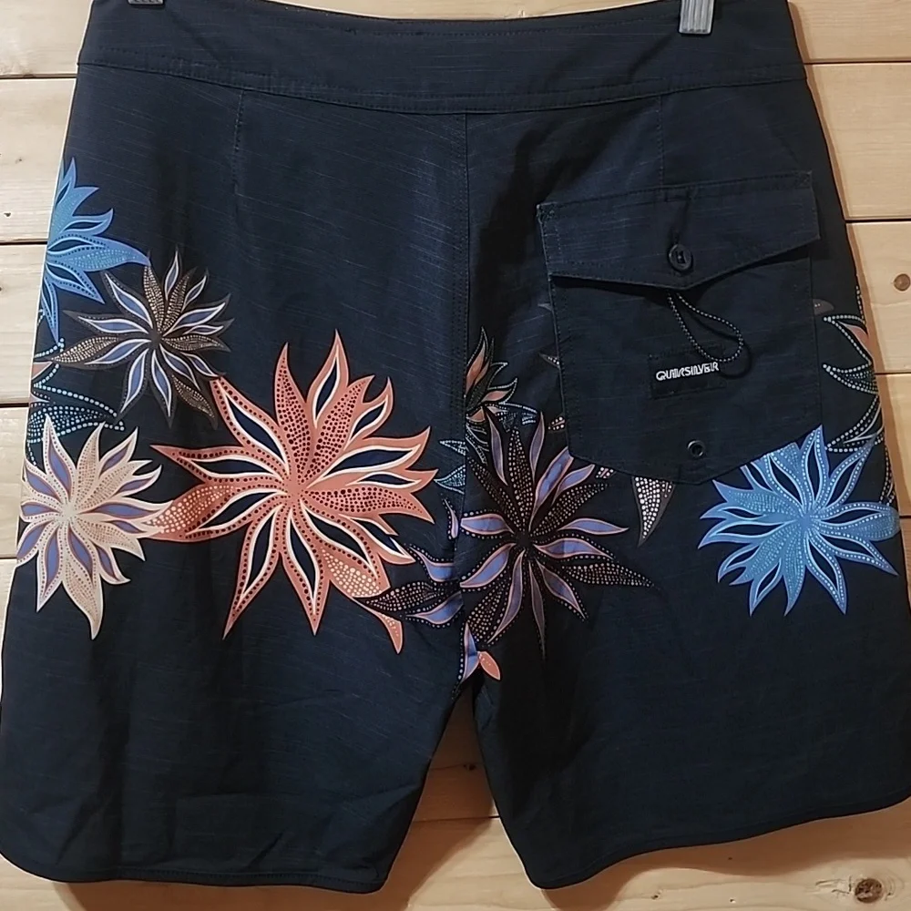 Quiksilver Highline Men Board Shorts Swim Size 29
